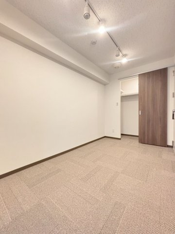 「防音マンション」フィシオ飯田橋の居間・リビング|防音室は防音床、防音壁、防音天井となっており、まさに楽器を演奏するためにつくられた24時間楽器演奏可能の防音室です