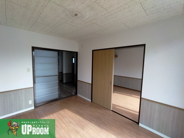 グリーンゲーブルの洋室