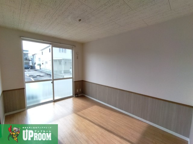 グリーンゲーブルの洋室