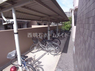 【エントランス】 | La Vista Hirose | 駐輪場
