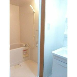 ファミール天神の浴室