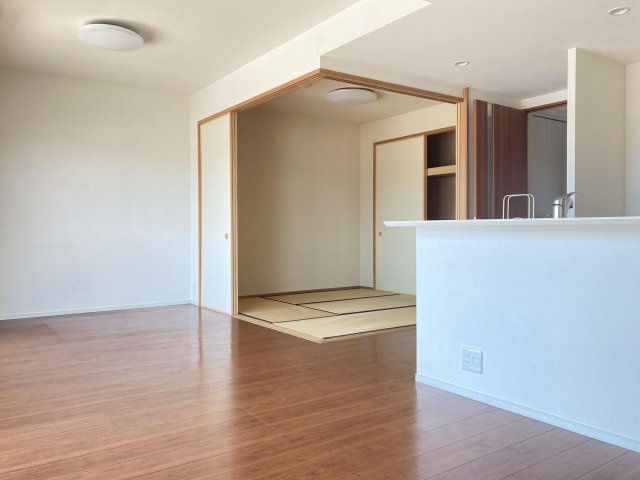 サーパス桟橋通二丁目の居間・リビング|ＬＤＫ　16.2帖