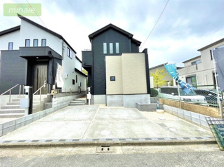 【外観】 | 全室2面採光の間取りでどの部屋も明るく生活しやすい導線
パントリーや収納が豊富なのも魅力的です！