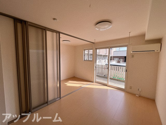 メゾンドールの居間・リビング