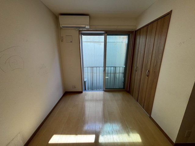 Luminare蕨　の洋室