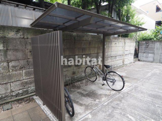 【その他共用部分】 | 屋根付き駐輪場完備！各戸１台まで無料で利用できます♪