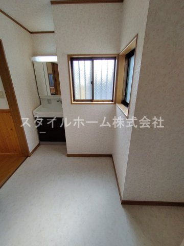山田町借家の洗面所