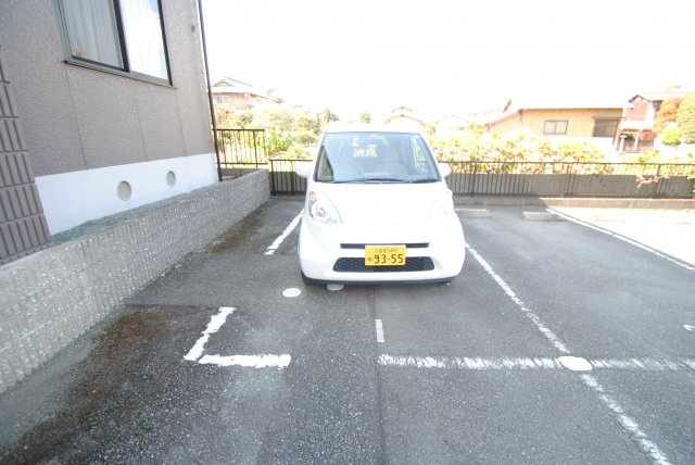 グランドール　Ｃ棟の駐車場