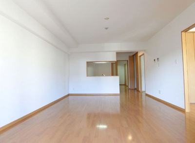 【居間・リビング】 | グランクリュ山川 | おしゃれな居間です