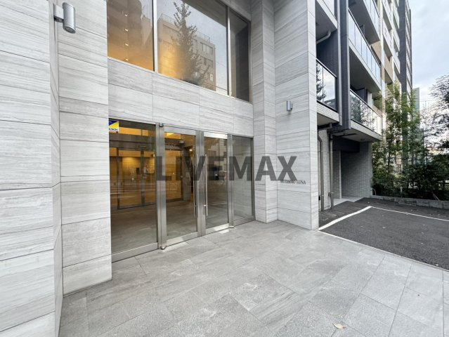 弊社は全物件が仲介手数料半月分でご紹介可能です。 