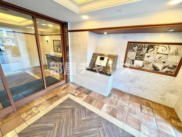 メイプルコート泉のエントランス