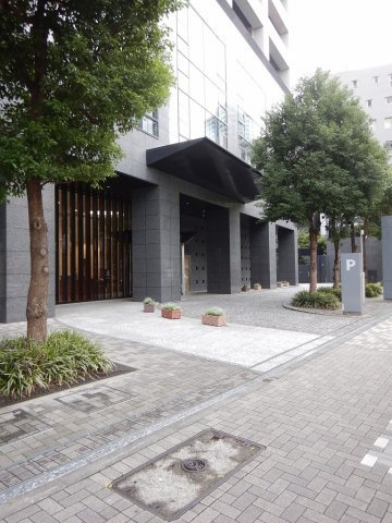 コンシェリア西新宿TOWER'S WESTのエントランス