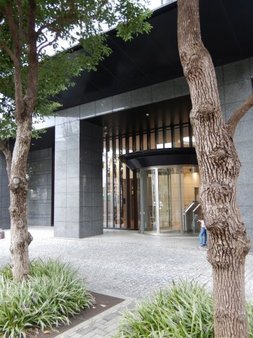 コンシェリア西新宿TOWER'S WESTのエントランス