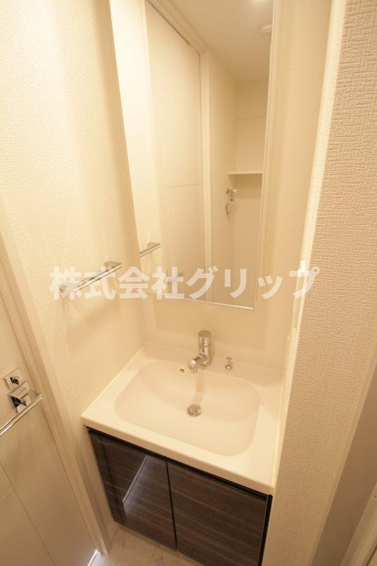 メインステージ横濱弥生町の独立洗面台