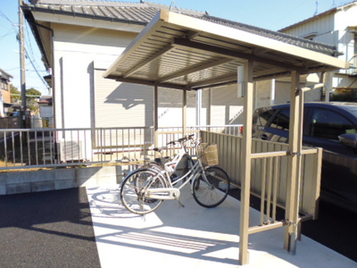 駐輪場も屋根付です☆