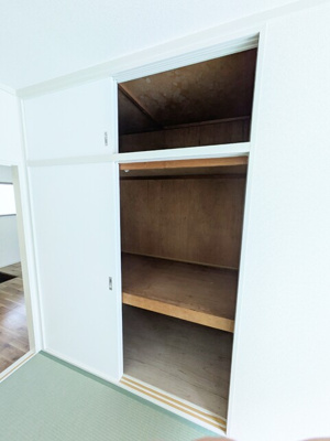 和室の押し入れ収納
