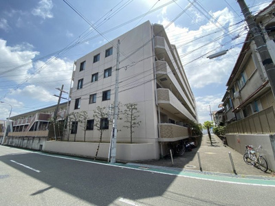 【外観】 | クラウンセゾン深井 | スギ薬局まで徒歩５分！消耗品のお買い物に便利ですね！