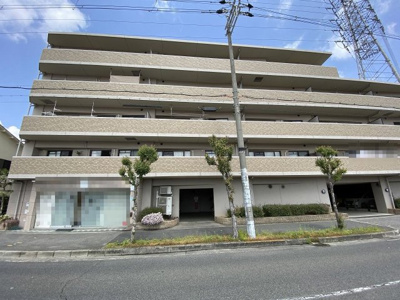 【外観】 | クラウンセゾン深井 | LD部分は床暖房設置済み、寒い季節も足元から暖まれます♪