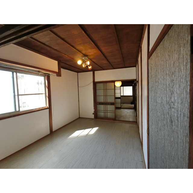 鶴田町MK貸家の居間・リビング