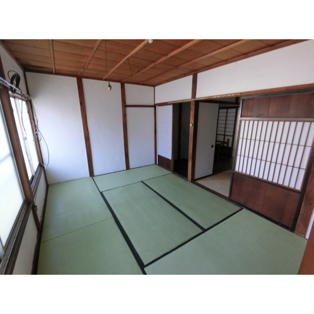 鶴田町MK貸家の居間・リビング