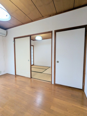 【洋室】 | コーポリバーサイド