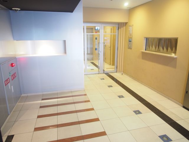 ルネ日本橋アネーロのロビー