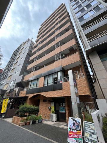 ニューライフ新宿参番館の外観