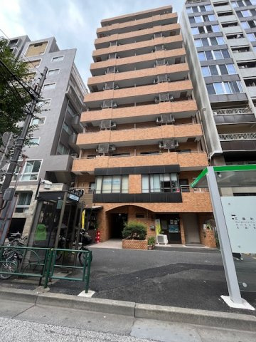 ニューライフ新宿参番館の外観