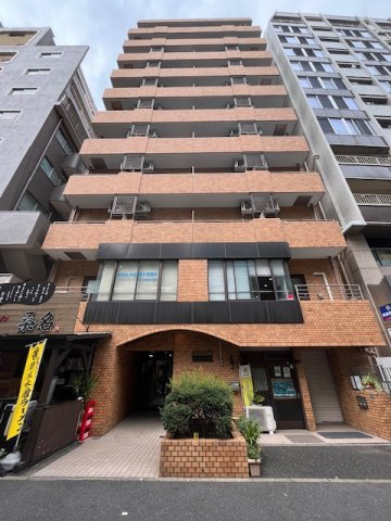 ニューライフ新宿参番館の外観