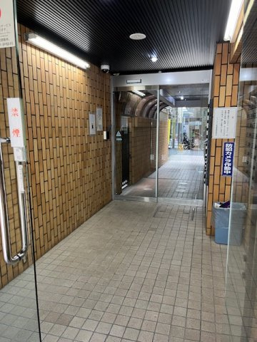 ニューライフ新宿参番館のロビー
