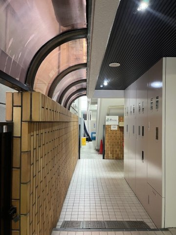 ニューライフ新宿参番館のロビー