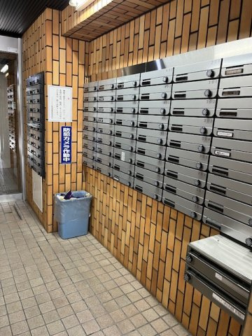 ニューライフ新宿参番館のロビー