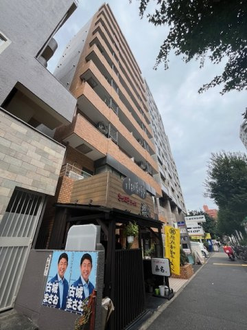 ニューライフ新宿参番館の外観