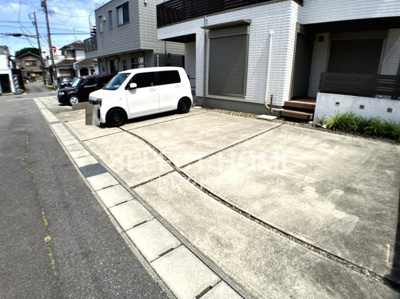 【駐車場】 | 大平町瓦屋前戸建 | 車をお持ちの方に嬉しい駐車場付きの物件です