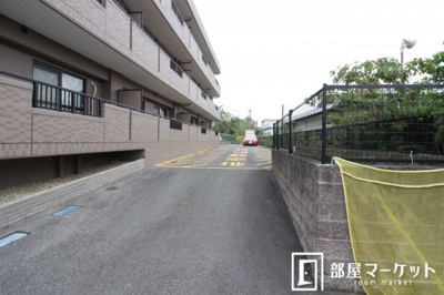 【駐車場】 | コートレージュⅠ