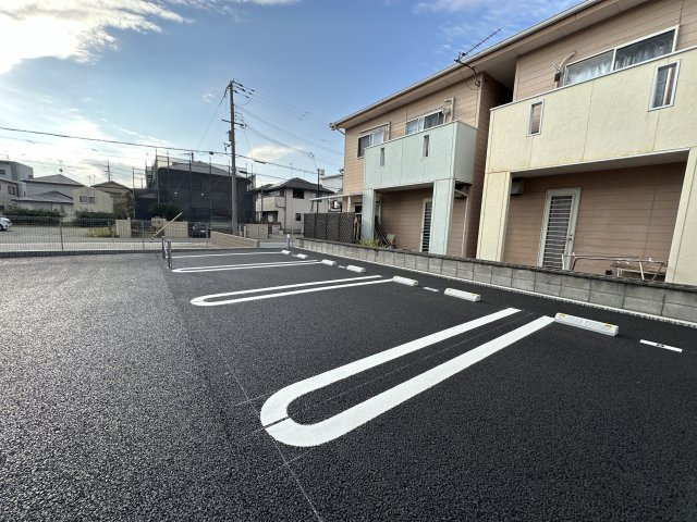 タウンさらⅡの駐車場