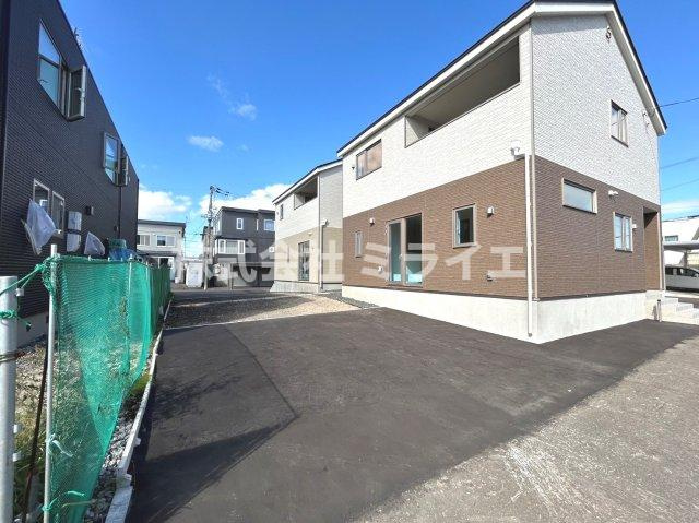 【新築戸建】札幌市白石区北郷六条10丁目2棟の駐車場|駐車2～3台可