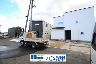 【前面道路含む現地写真】 | リーブルガーデン防府市仁井令第６（１号棟） | 現地(2024年11月18日撮影）
