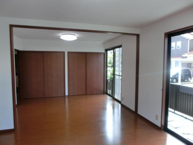 【No.7095】浜坂8丁目中古住宅/4LDK/リフォーム済/P4台可の居間・リビング