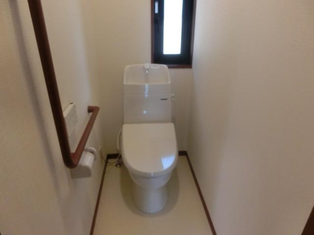 【No.7095】浜坂8丁目中古住宅/4LDK/リフォーム済/P4台可のトイレ