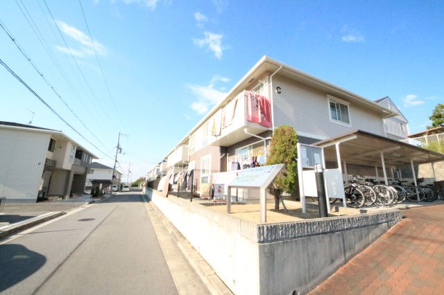 サニーガーデンC棟の外観|おしゃれな外観です