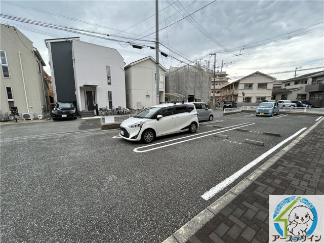 ミニョンⅡ番館の駐車場