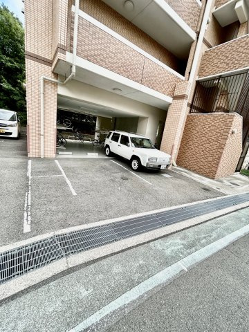 Luxe広芝の駐車場