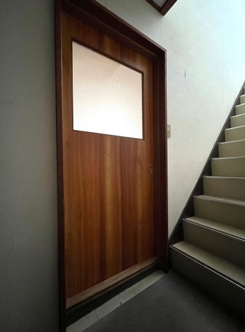 藤澤アパートの玄関