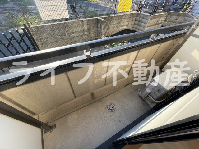 ラ・メゾン ( 近畿大学 一人暮らし )のバルコニー|バルコニーからの眺めを楽しみながら食事をしませんか