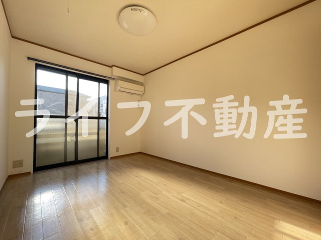 ラ・メゾン ( 近畿大学 一人暮らし )の居間・リビング|こちらの居間で趣味の時間をお楽しみください