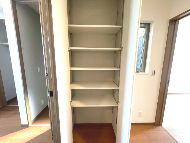 西区観音新町三丁目　№34849の収納|3階ホール収納
