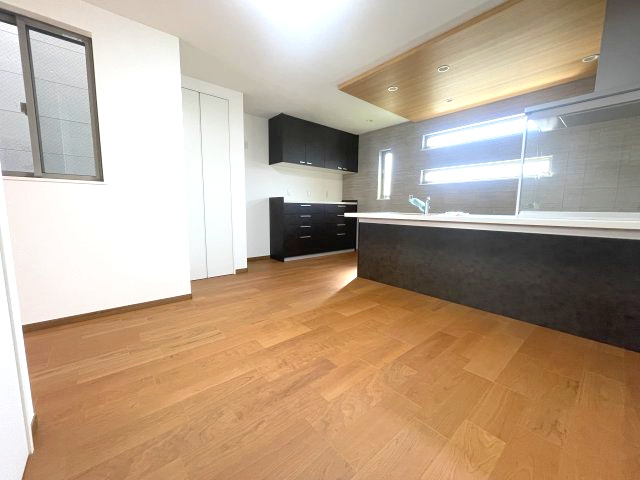 西区観音新町三丁目　№34849のダイニング|明るく
居心地のいい空間です。