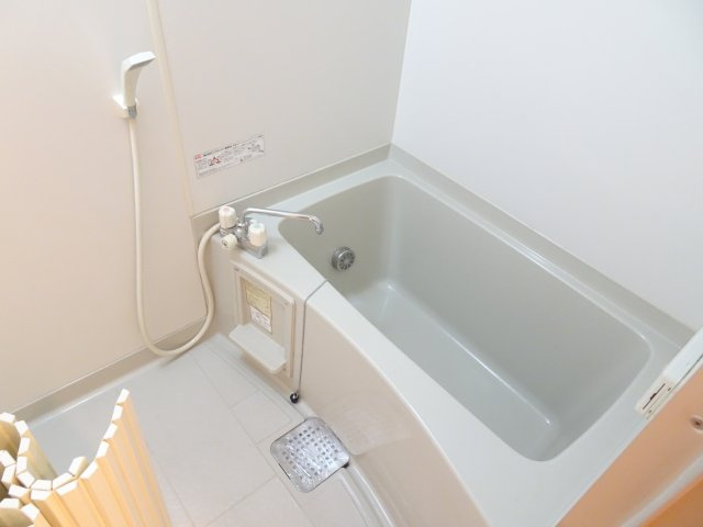 メルベーユ芝原Aの浴室