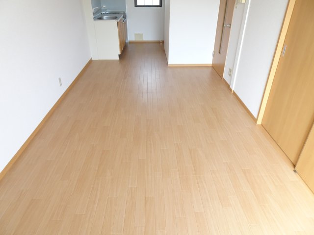 メルベーユ芝原Aの居間・リビング